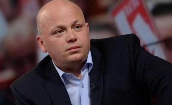 Александър Симов: Апартамент за 1 млн. лв. не е битовизъм, г-н Цветанов