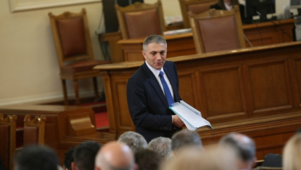 ДПС и Патриотите пак се изпокараха в парламента