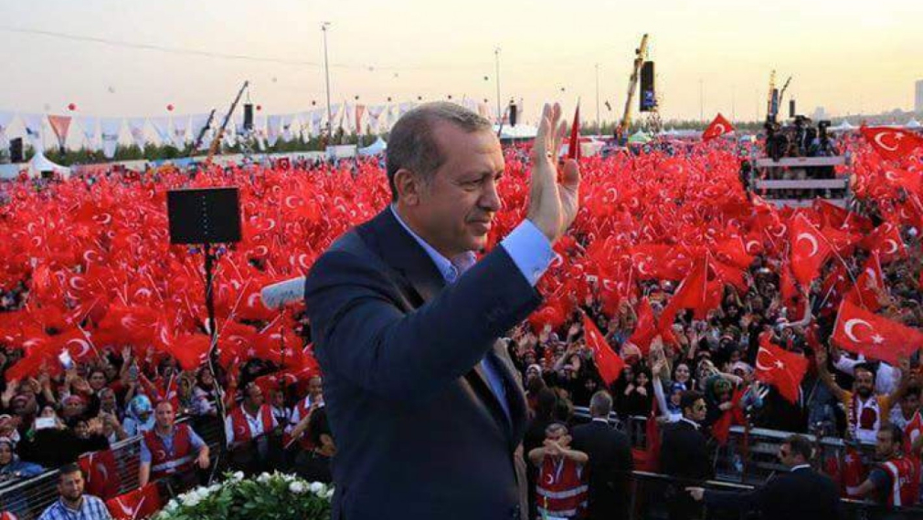 Ердоган зове народа да вярва в утрешния ден след тежък срив на турската лира