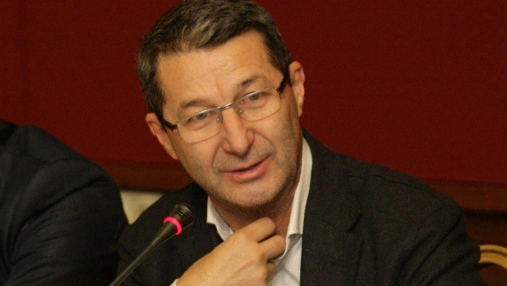 Владимир Каролев:  Министър Москов да се извини и да спре с данъка върху храните