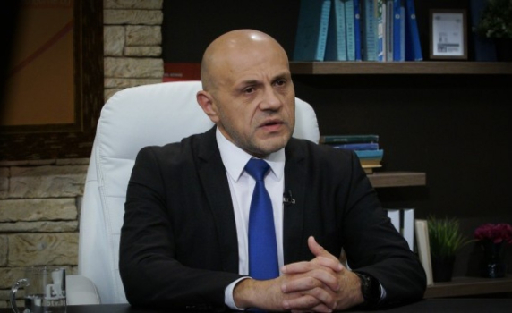 Дончев: Този, който не се вписва в кабинета, е нормално да бъде сменен