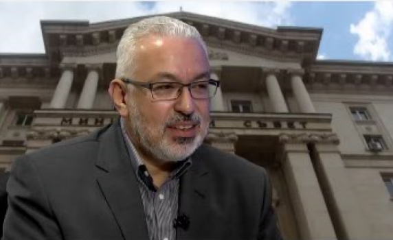 Д-р Семерджиев: България не обучава управленски елит, у нас управляват хора от улицата (видео)