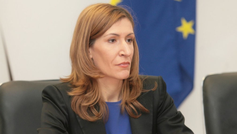 Ще бъде обявена отново концесия за Летище "Пловдив", обяви Ангелкова