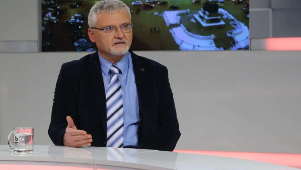 Минчо Спасов: Поне известно време няма да ни управлява бандата на Винету