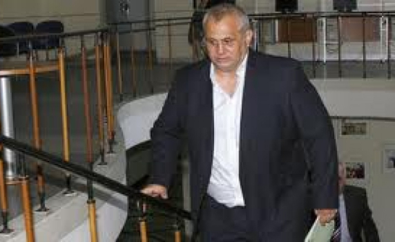 Дамбовеца съди държавата, иска 85 млн. евро пропуснати ползи