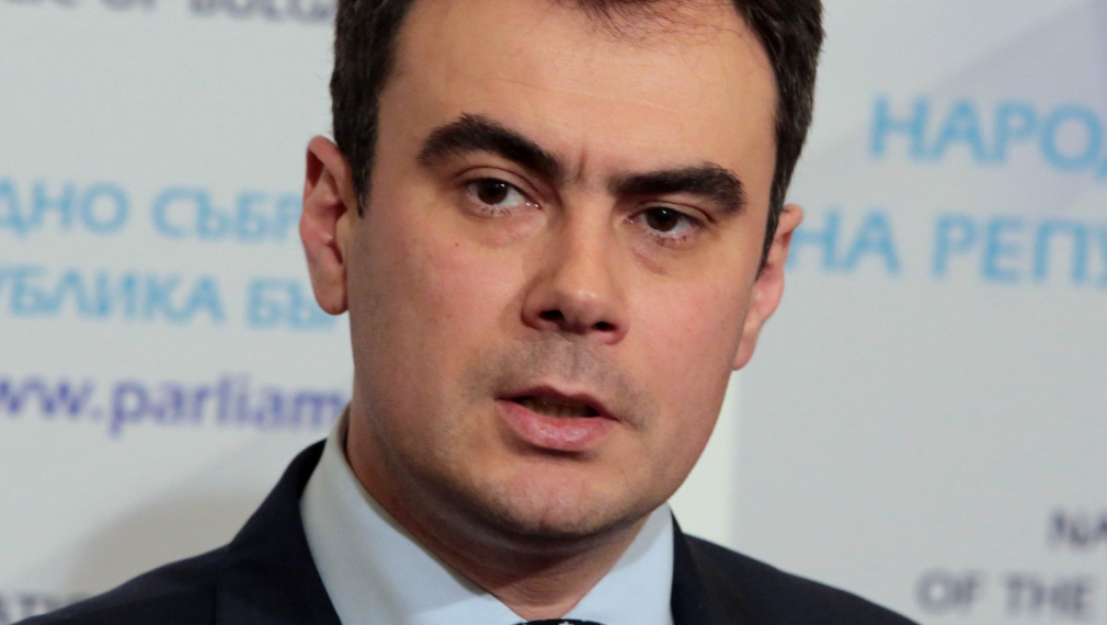 Бойчев: ГЕРБ носи пряка отговорност за ниския авторитет на парламента