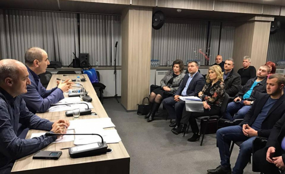 Росица Иванова от ГЕРБ подготвя „честни избори“ с Цветанов и активисти на Партията