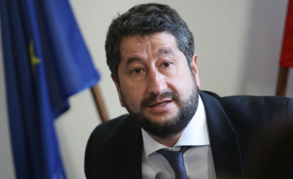 Иванов към Местан: Не е нула направеното от министерството
