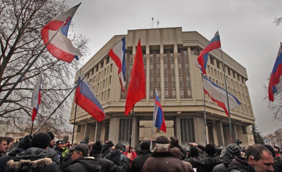 Кримският парламент свиква референдум на 25 май