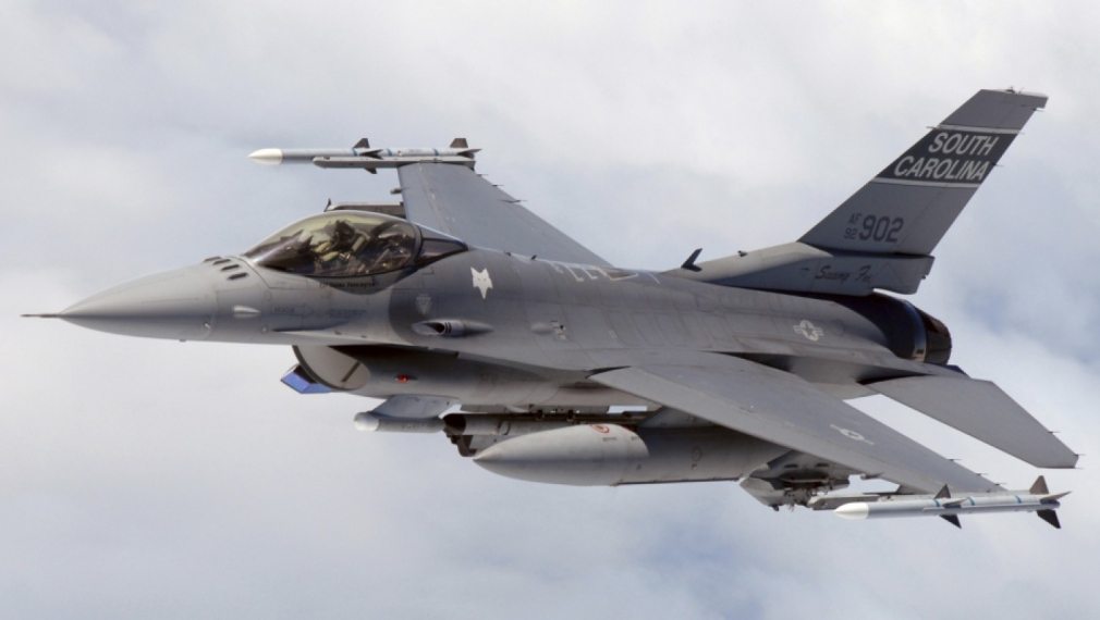 Изтребителите F-16 за България вероятно ще са от Индия