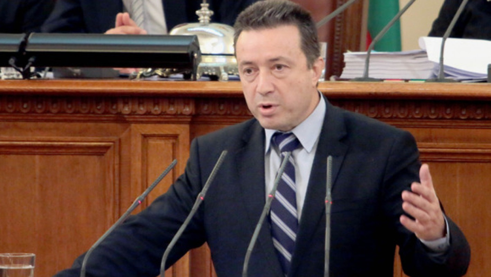 Стоилов: Трябва да издигнем паметници на глупостта и подлостта