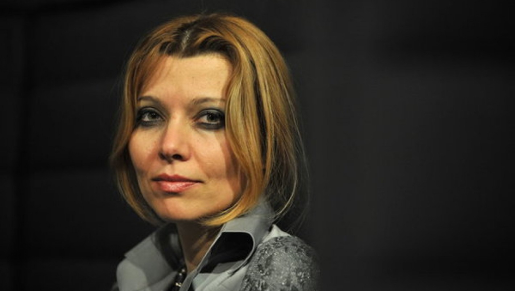 Елиф Шафак: Турция се "плъзга назад”