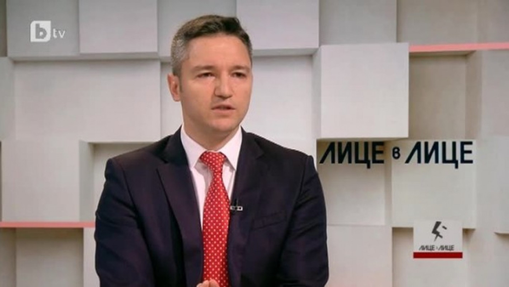 Вигенин призова Нинова да оттегли оставката си 