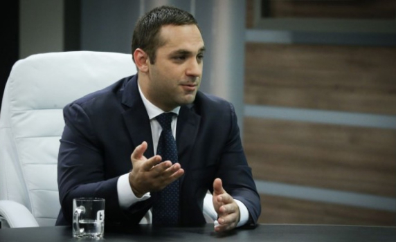 Караниколов: Няма държава, която да е приела еврото и сега да се оплаква