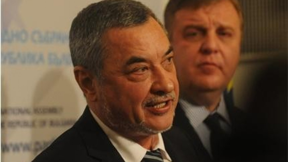 Симеонов: Бурки, никаб и фереджета се носят срещу заплащане