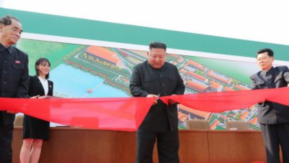 Ким Чен-ун се появи публично - откри нов завод