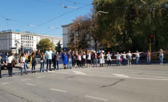 Ананиев отпрати медсестрите с обещание за среща след месец 