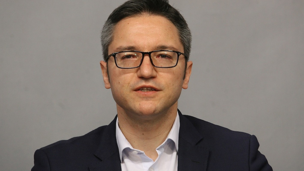 Вигенин: Прави се опит да бъде смачкана демокрацията