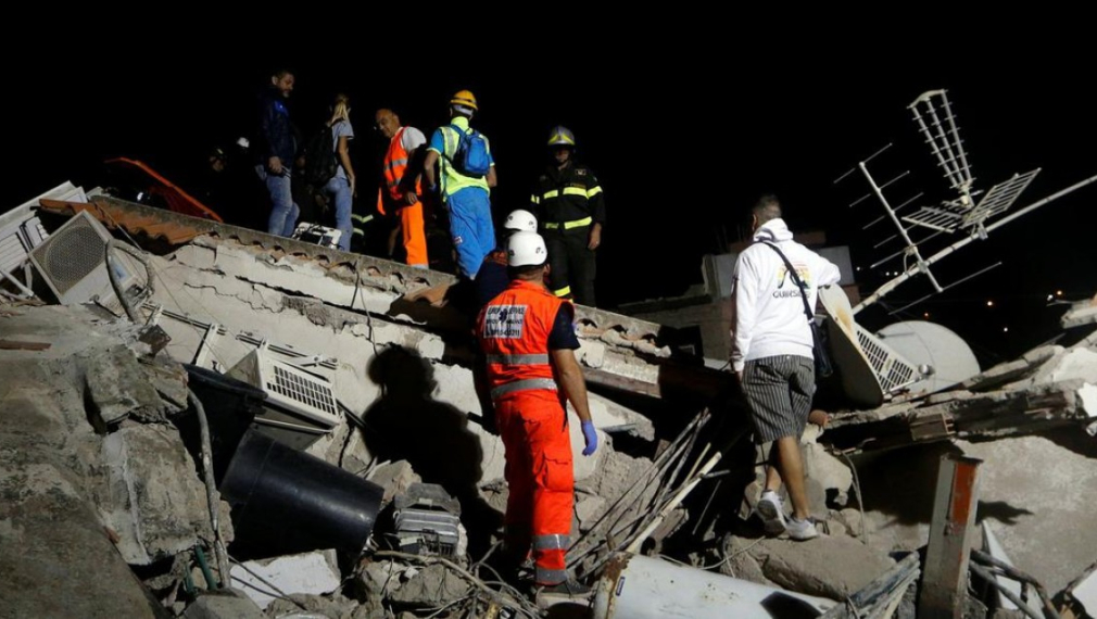Двама загинали при земетресение на италианския о. Иския