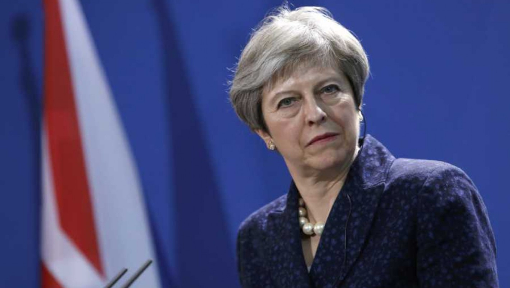 Вълна от оставки в британското правителство след одобрената сделка за Брекзит