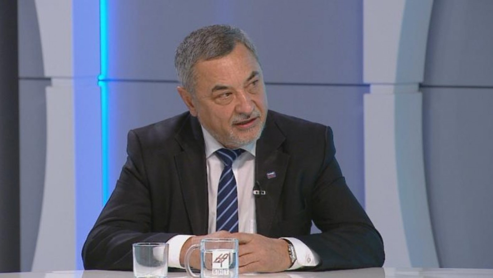 Симеонов: Демографската криза ще се преодолее с тридетен модел