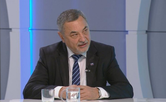 Симеонов: Демографската криза ще се преодолее с тридетен модел