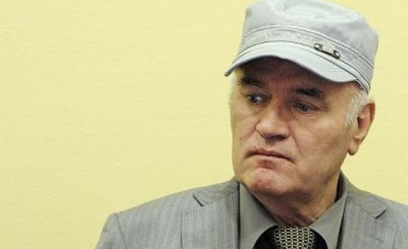 Ратко Младич заплашва да престане да се храни, ако съдът в Хага не изпълни исканията му