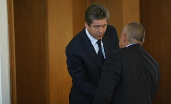 Първанов толерира намесата на изпълнителната в съдебната власт