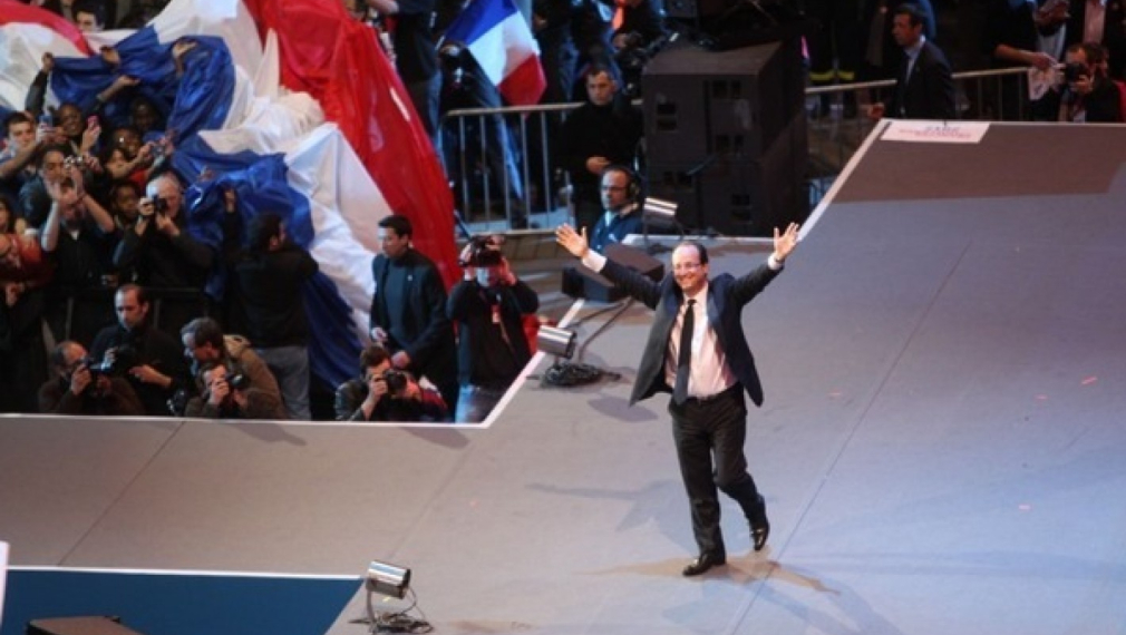 Леви и десни френски вестници приветстват Франсоа Оланд