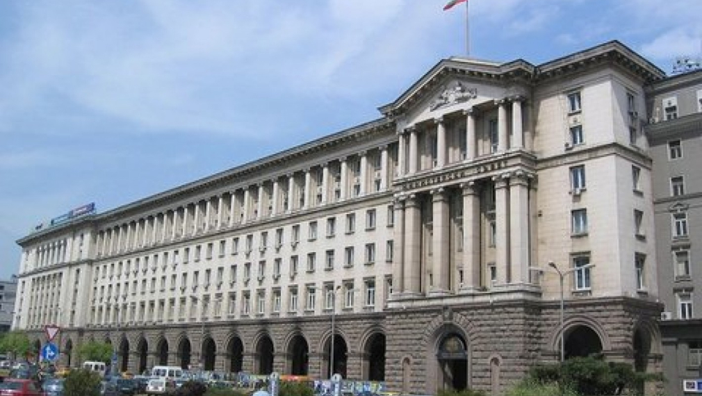 Правителството освободи заместник-председателя на ДАНС и надзорниците на НАПИ 
