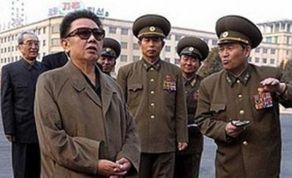 Ким Чен Ир "повиши" сина си и сестра си в генерали