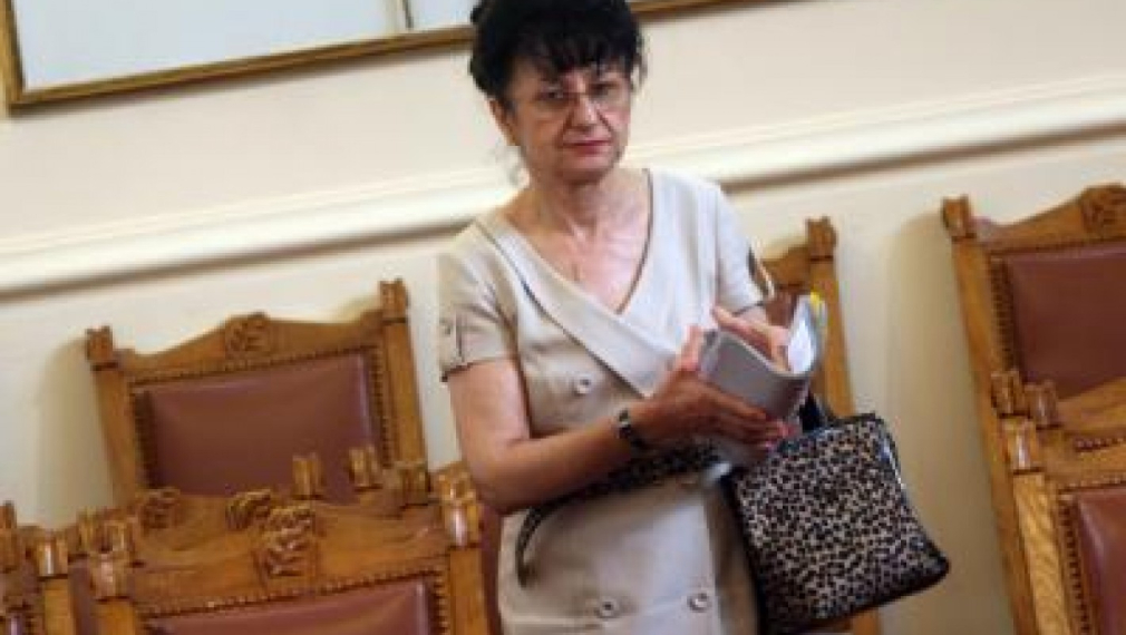 Реакции след оставката на здравния министър Анна-Мария Борисова
