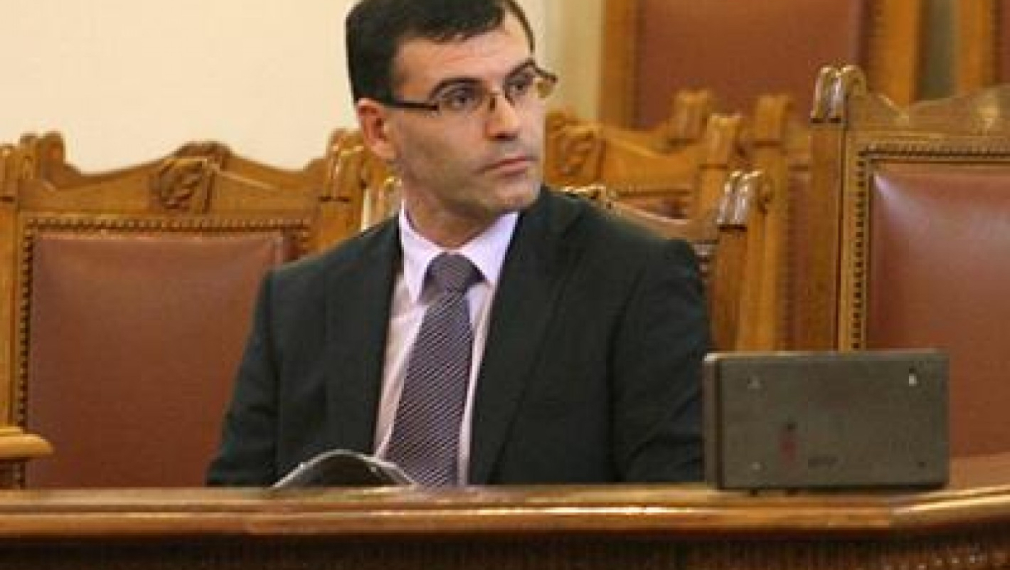 Защо правителството взима скъп заем, вместо да вземе евтин? Защо правителството взима скъп заем, вместо да вземе евтин?