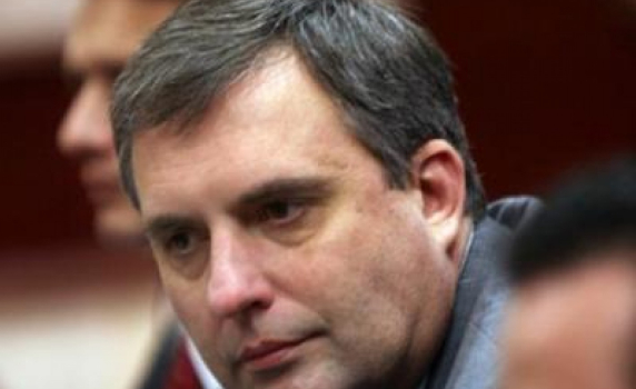 Калфин: Странно е, че пътуването на Цветанов до Брюксел се организира не от правителството, а от фондация