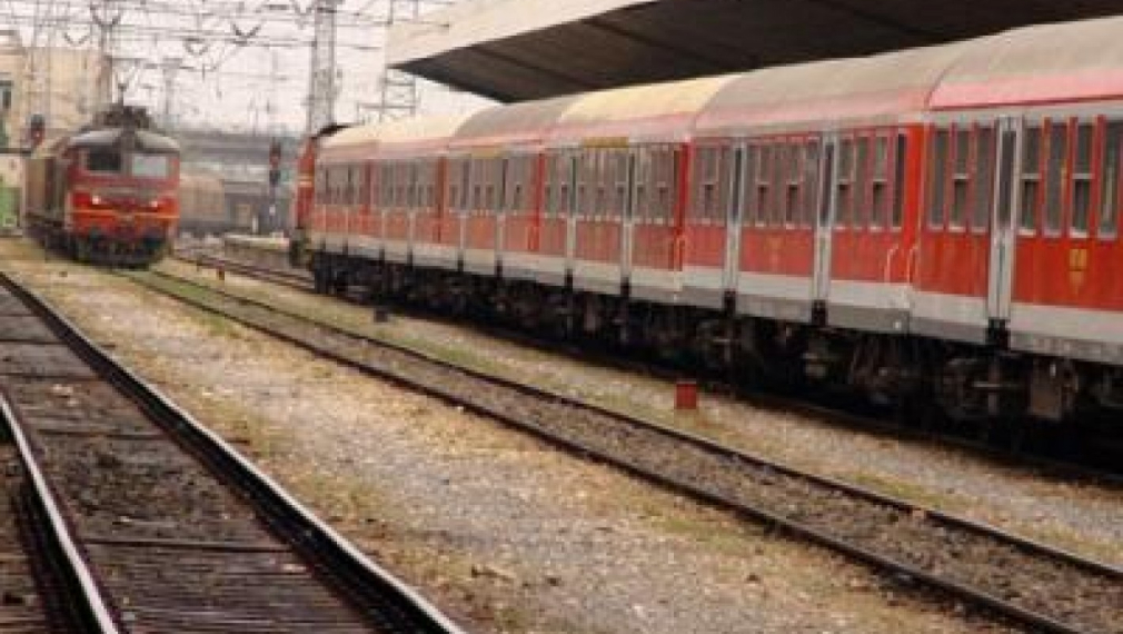 15 души ранени при сблъсък на два влака край Драгоман