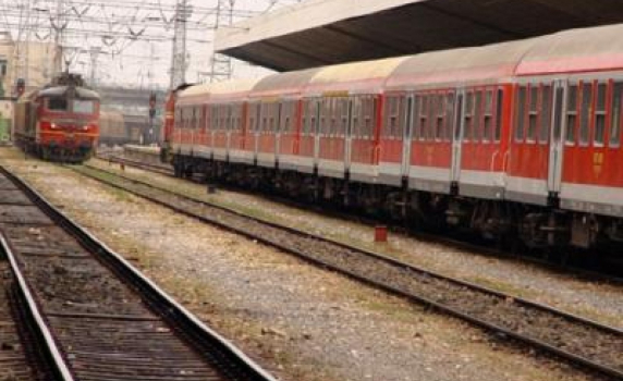 15 души ранени при сблъсък на два влака край Драгоман