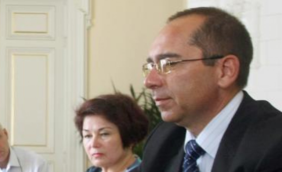 Новият министър призна, че няма концепция за управление на здравеопазването. Въпреки това беше избран 
