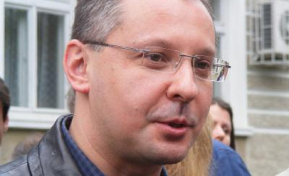 Станишев: Дянков е "еничар", да си подаде незабавно оставката