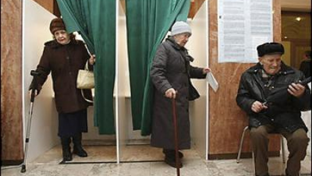 "Единна Русия" печели убедително местните избори в Русия