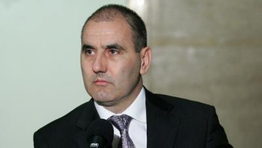Службите за сигурност повсеместно следят телефони и интернет