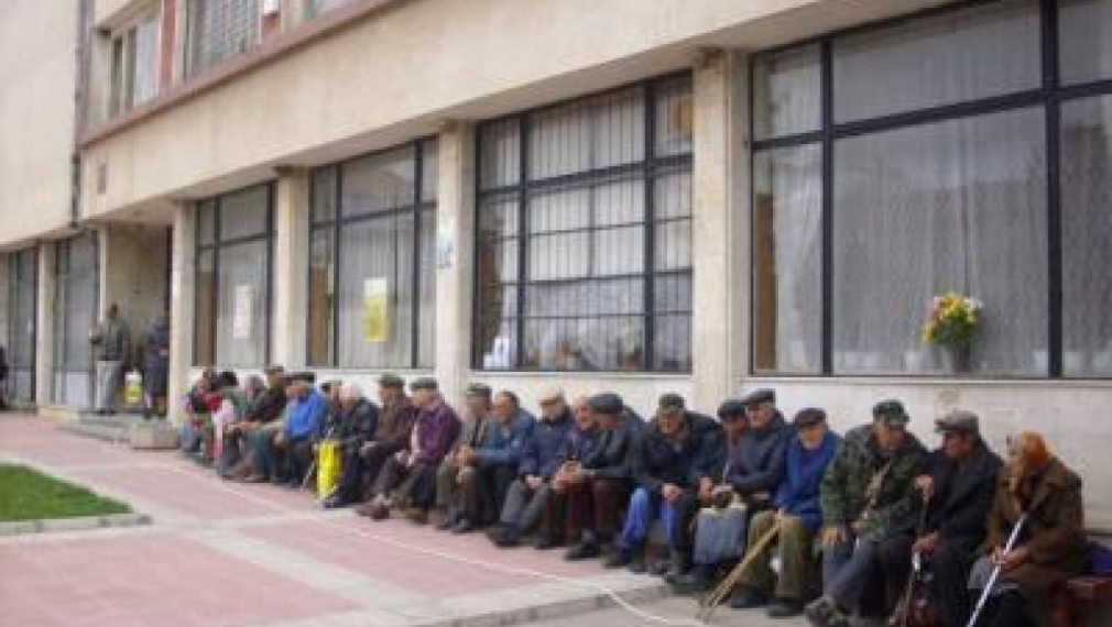 Световната банка: Съотношението работещи – пенсионери в България към 2050 г. ще е по-малко от 2 към 1 
