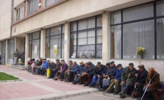 Световната банка: Съотношението работещи – пенсионери в България към 2050 г. ще е по-малко от 2 към 1 