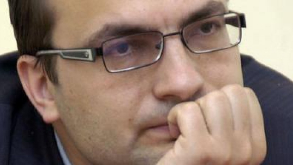Сините плашат с КС заради национализацията на професионалните фондове