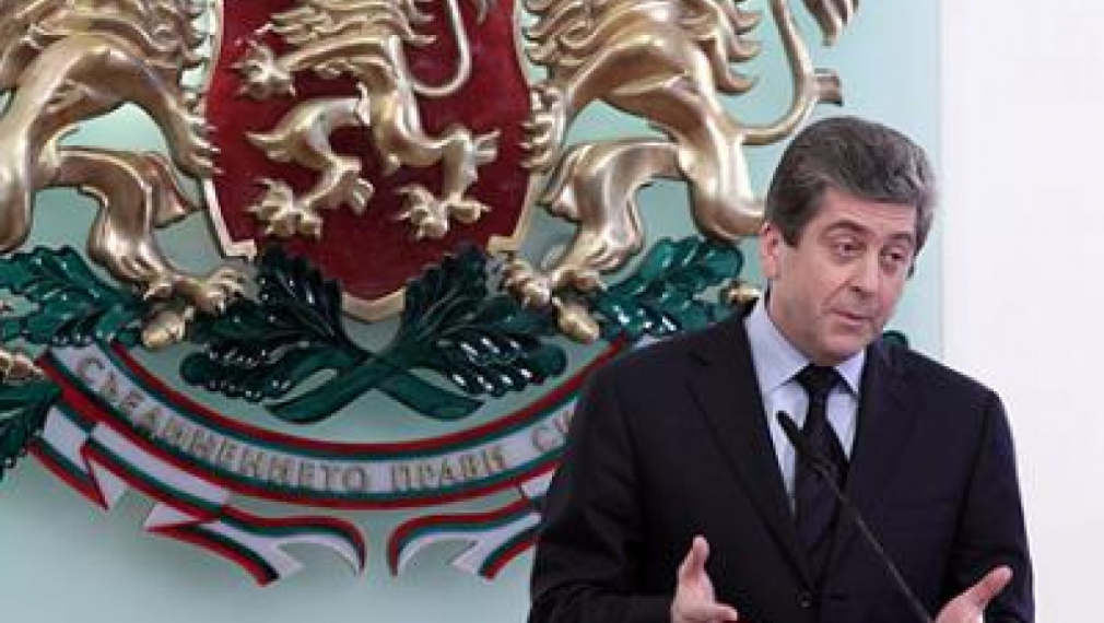 Първанов след като подписа бюджета на Борисов: 2011 е година на пълен отказ от реформи