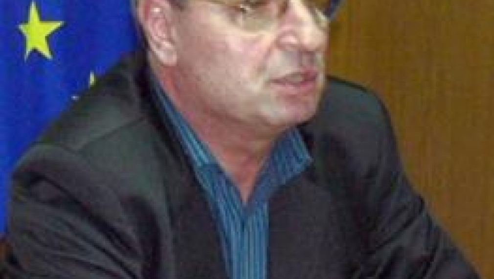 Зам.-министърът на вътрешните работи Павлин Димитров също ще подаде оставка заради агентурно минало