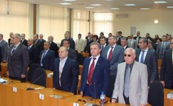 Отстраниха петима общински съветници в Пазарджик заради неявяване на работа