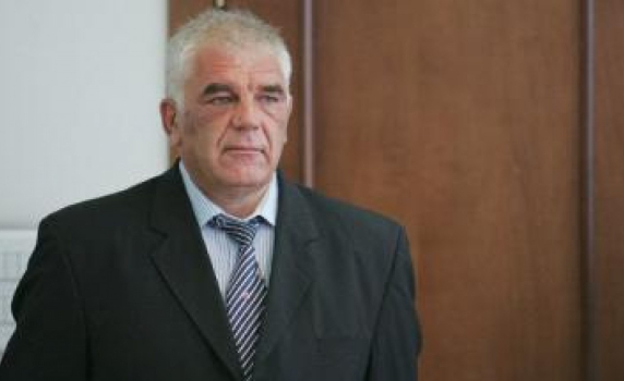 Танов: Опитаха се да подхвърлят контрабандни цигари в колата на сина ми