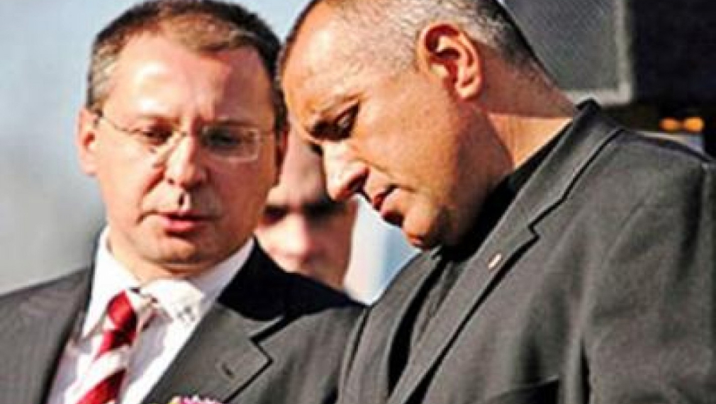 Борисов индиректно подкрепи Ваньо Танов при новия му скандал с Цветанов. Станишев ще иска вот на недоверие заради работата на вътрешния министър