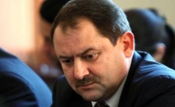 ВСС уволни Пенгезов като шеф на апелативния съд заради скандала с евтините имоти в Приморско. Той обвини Цветанов