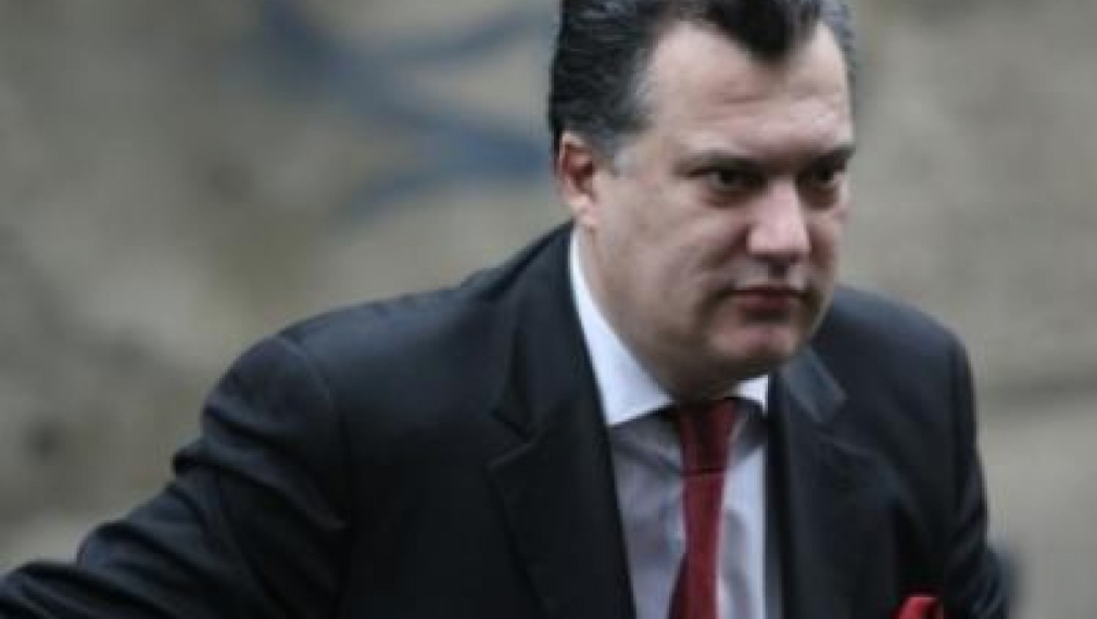 Според аутопсията Михаил Михов е починал от бърза сърдечна смърт. Цветанов побърза да обяви, че става въпрос за нещастен случай 